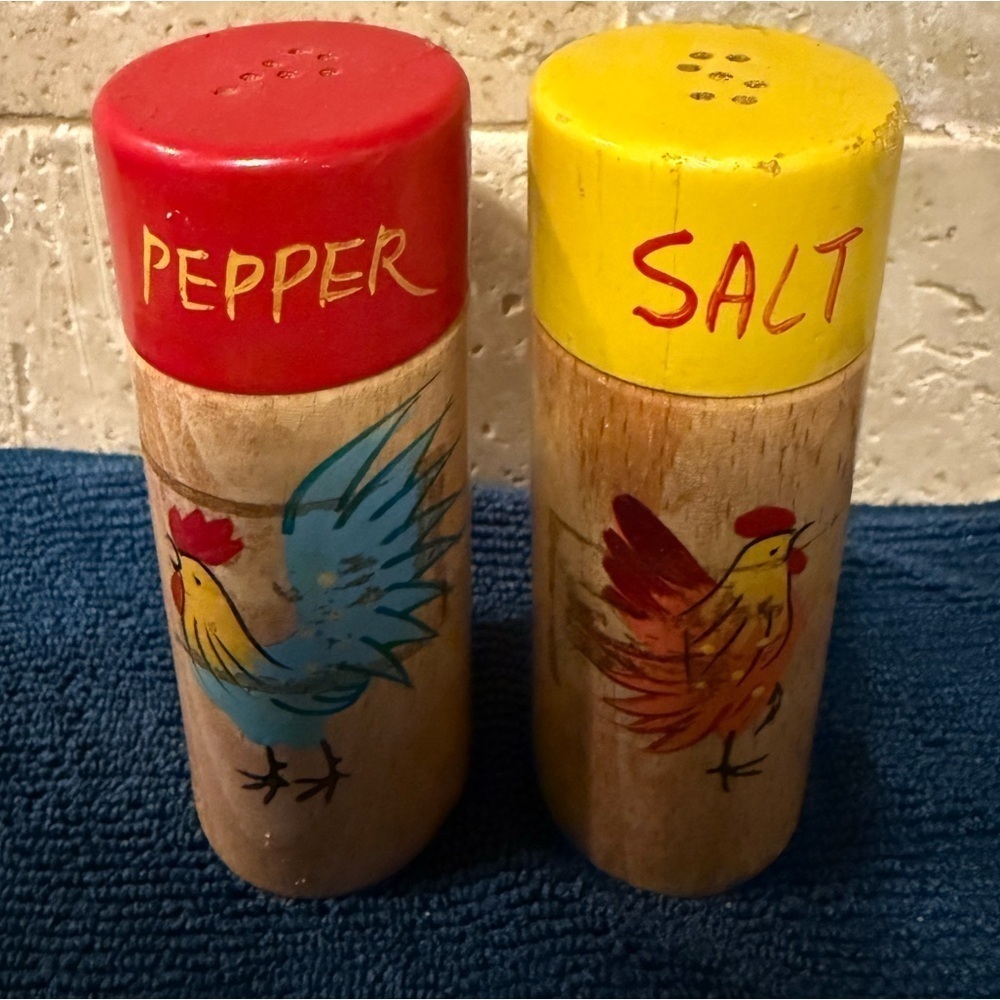 Vintage Wooden Rooster Salt and Pepper Shakers.